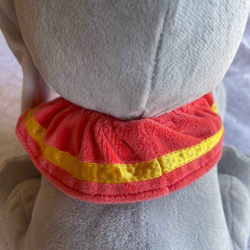 Dumbo - Picture 8 of 9